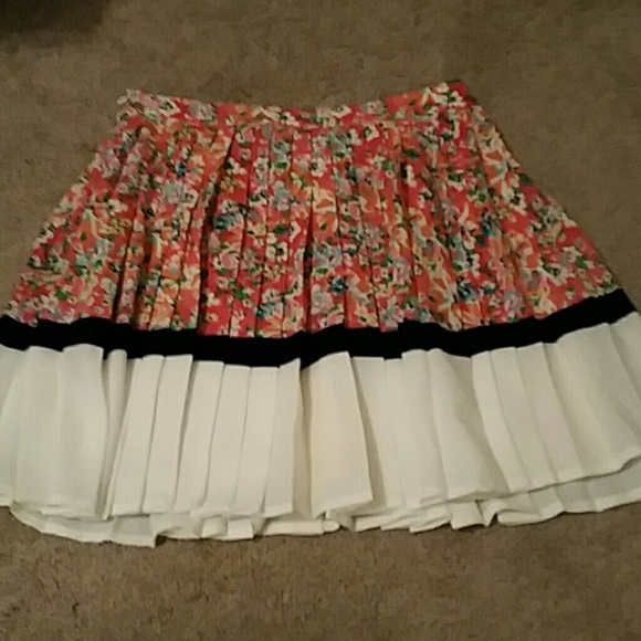 NWOT Pim + Larkin Floral pleated Skirt - Picture 4 of 5